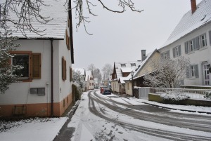 Looking down the snowy streets of Hügelheim, my current home. 